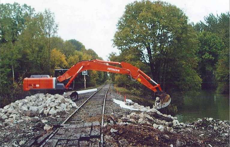 Reconstitution de berges et renforcement en bord de voie ferrée. 
SNCF - 2009
Au bord de l'aisne